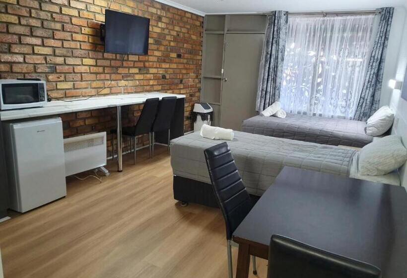اتاق لوکس, Morwell Parkside Motel
