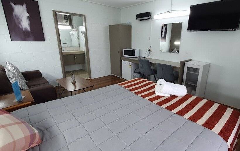 اتاق لوکس, Morwell Parkside Motel