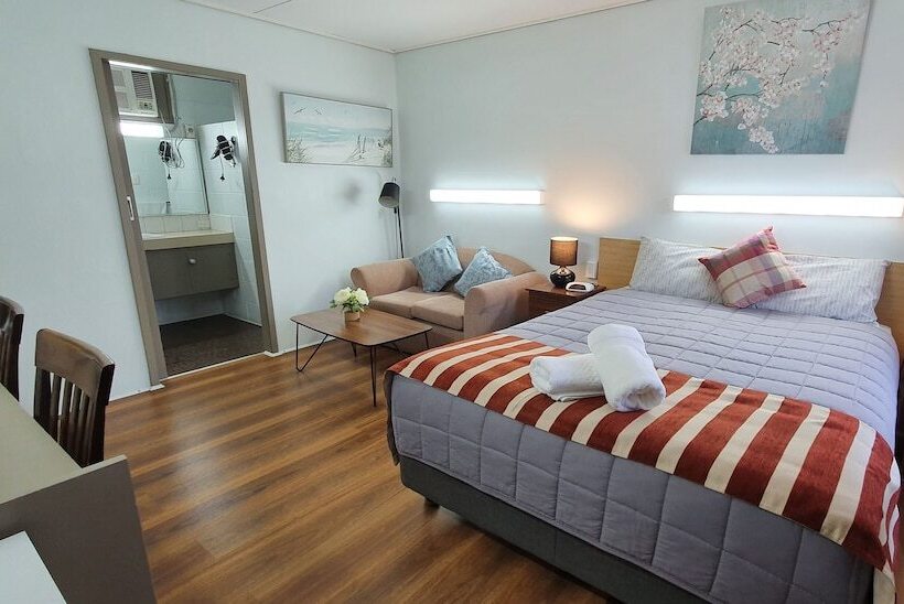 اتاق لوکس, Morwell Parkside Motel