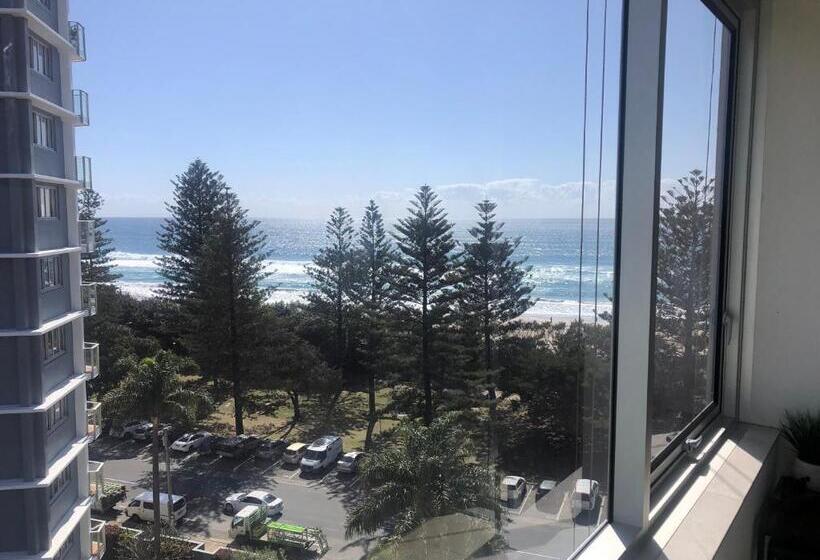 1 Bedroom Penthouse Apartment, Oceania On Burleigh Beach