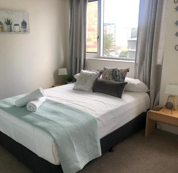 1 Bedroom Penthouse Apartment, Oceania On Burleigh Beach
