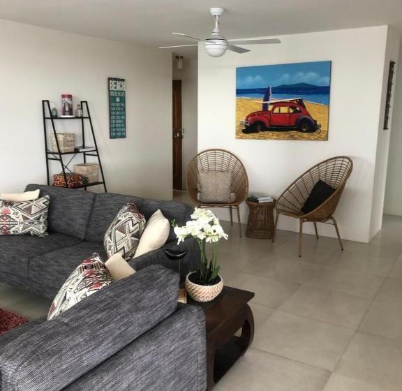 1 Bedroom Penthouse Apartment, Oceania On Burleigh Beach