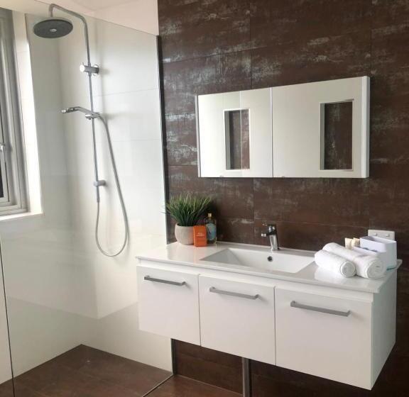 1 Bedroom Penthouse Apartment, Oceania On Burleigh Beach