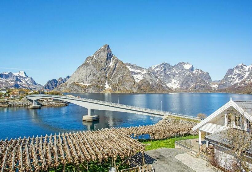 اتاق استاندارد با تخت بزرگ, Sakrisøy Gjestegård   Manor House In Sakrisøy   Solbakken Anno 1880