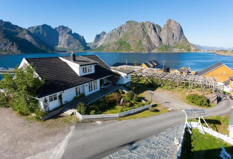 اتاق استاندارد سه نفره, Sakrisøy Gjestegård   Manor House In Sakrisøy   Solbakken Anno 1880