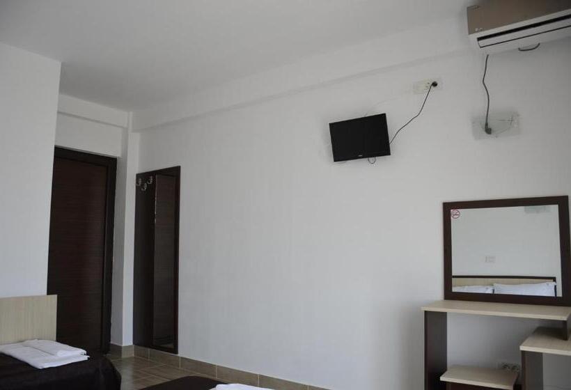 اتاق استاندارد سه نفره, Vila Cosmin