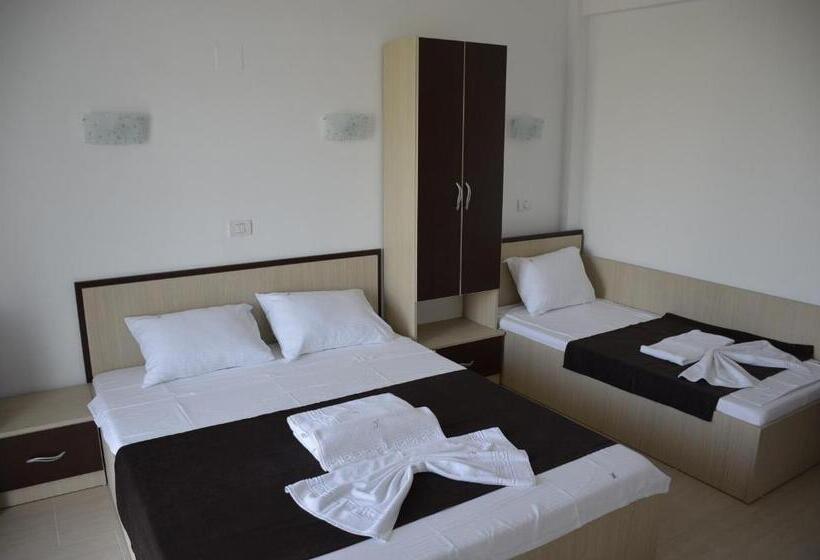اتاق استاندارد سه نفره, Vila Cosmin