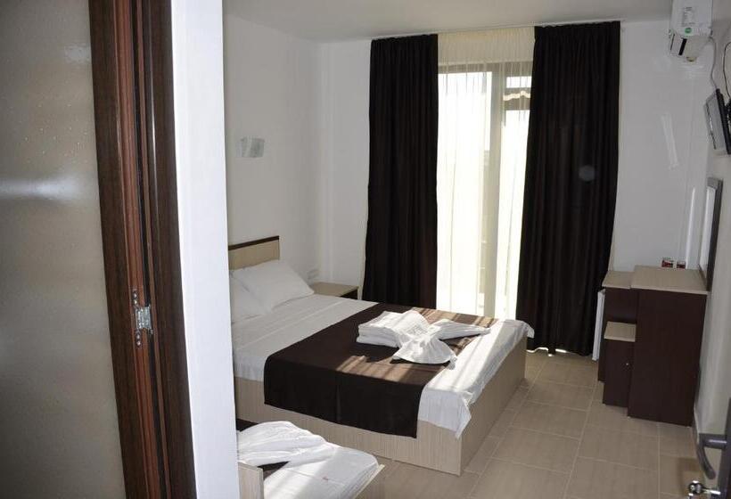 اتاق استاندارد سه نفره, Vila Cosmin