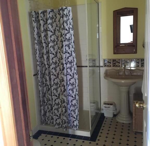اتاق استاندارد, Rosemoore Bed & Breakfast