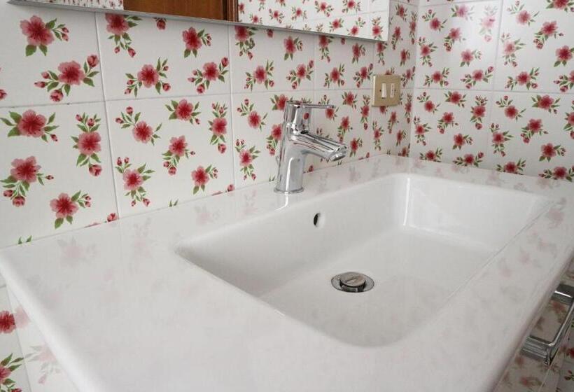 آپارتمان 1 خوابه با چشم‌انداز باغ, B&b Casa Elena Room And Apartments With Parking