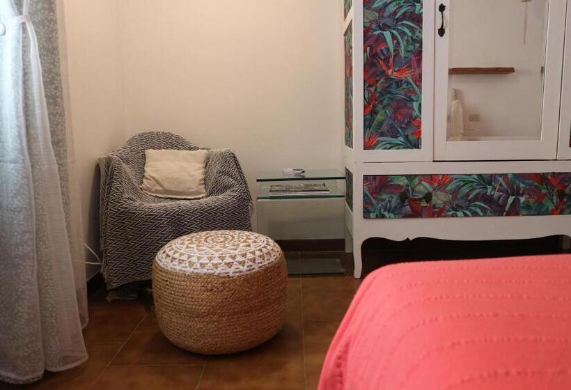 آپارتمان 1 خوابه با چشم‌انداز باغ, B&b Casa Elena Room And Apartments With Parking