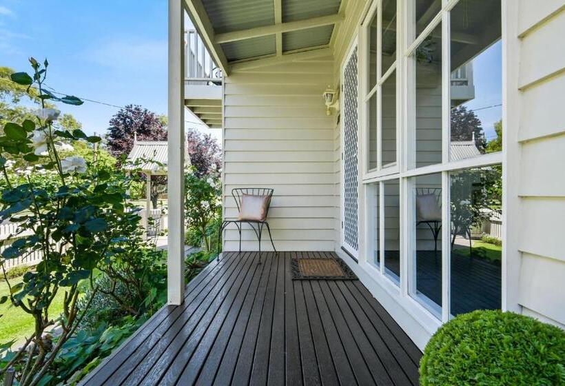 استودیوی لوکس, Creek Cottage Bed And Breakfast Traralgon
