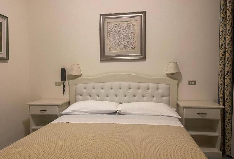 اتاق استاندارد با بالکن, Ariella