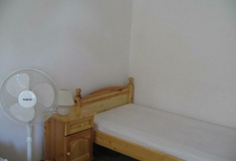 اتاق استاندارد سه نفره, Guest House Sokratovi