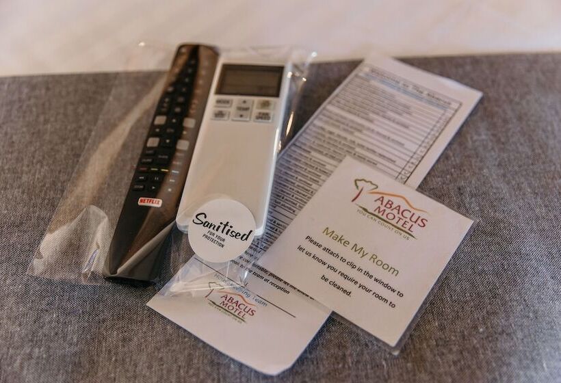اتاق خانوادگی, Abacus Motel