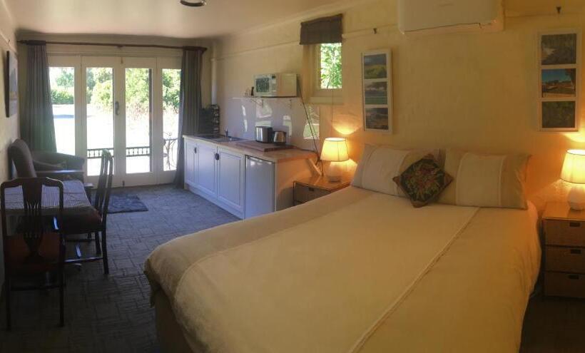 اتاق استاندارد با چشم‌انداز باغ, Pierrepoint Accommodation