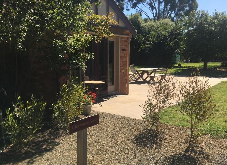 اتاق لوکس, Pierrepoint Accommodation