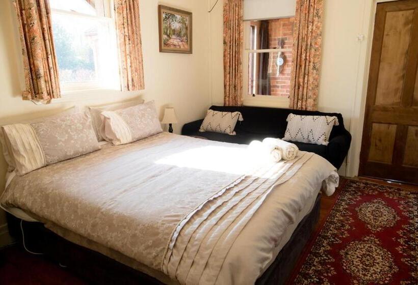 اتاق لوکس, Pierrepoint Accommodation