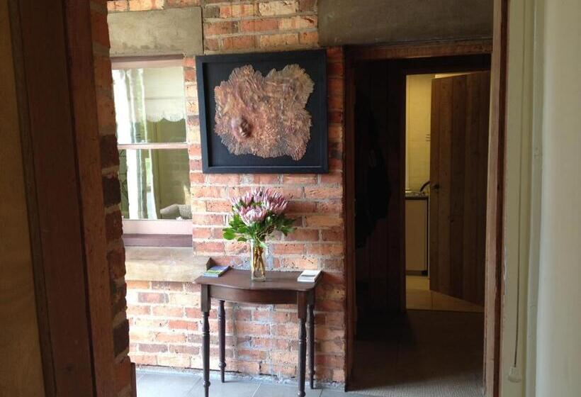 اتاق لوکس, Pierrepoint Accommodation