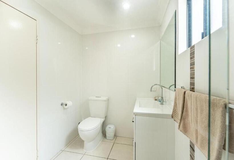 استودیوی استاندارد, Emerald Gardens Motel & Apartments