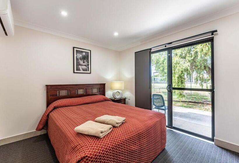 استودیوی استاندارد, Emerald Gardens Motel & Apartments