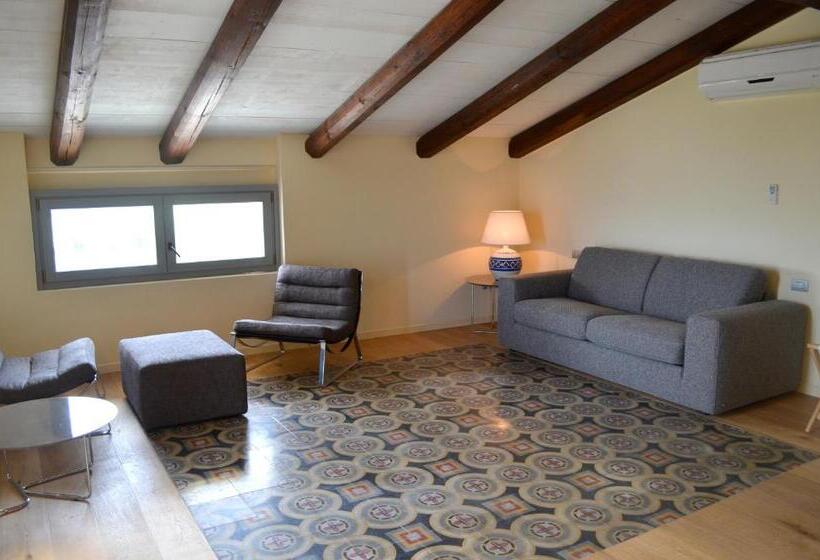 اتاق استاندارد با چشم‌انداز استخر, Masseria Celentano Relais & Agriturismo