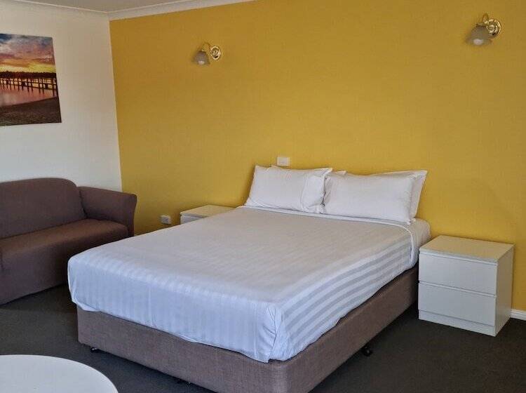 اتاق استاندارد با وان آب گرم, Mid City Plantation Motel