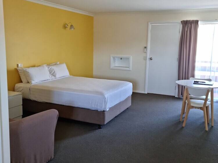 اتاق استاندارد با وان آب گرم, Mid City Plantation Motel