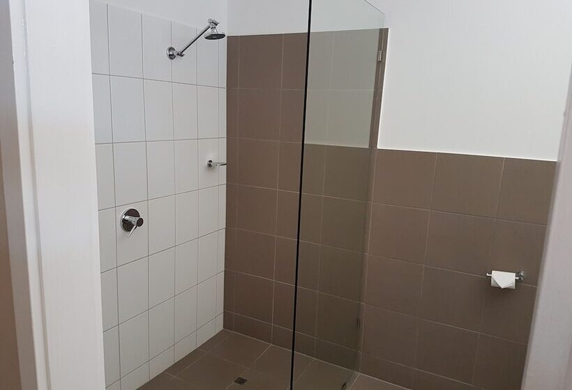 اتاق لوکس, Mid City Plantation Motel