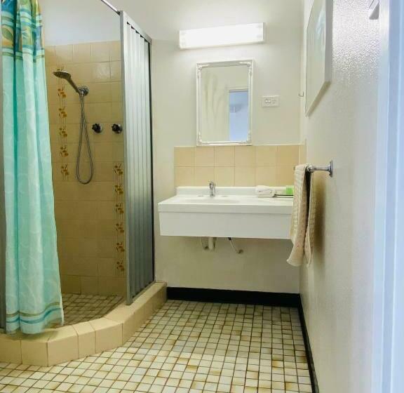 اتاق استاندارد, Mid Valley Motel