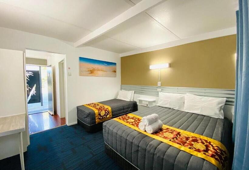 اتاق اکونومی, Mid Valley Motel
