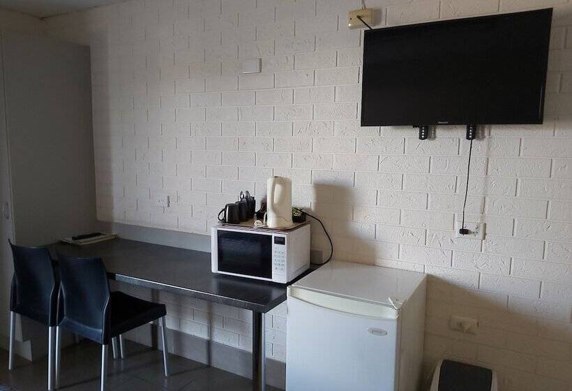 اتاق استاندارد, Motel 707