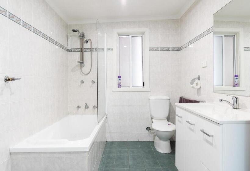 خانه 2 خوابه, Canberra Ave Villas
