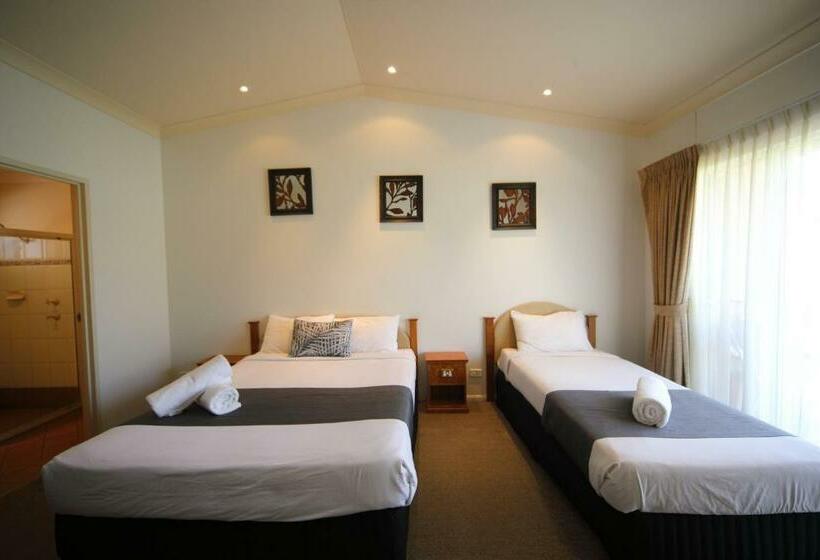 اتاق لوکس, Emerald Explorers Inn