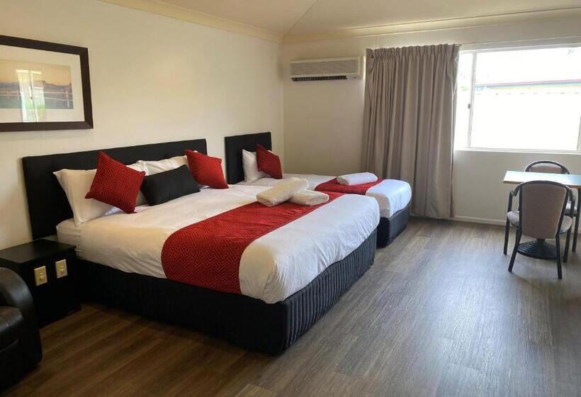 اتاق سوپریور با تخت بزرگ, Emerald Explorers Inn