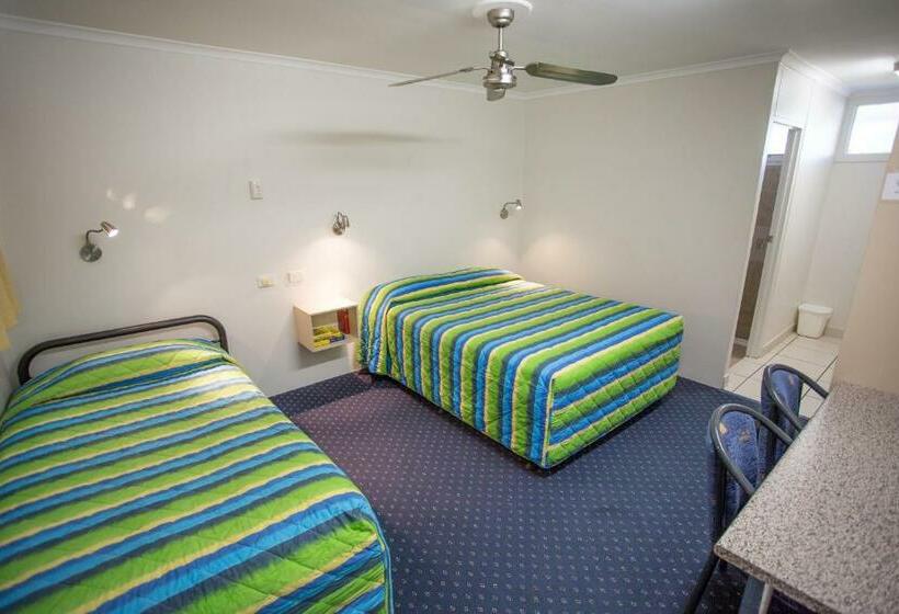 اتاق لوکس, Fourth Avenue Motor Inn