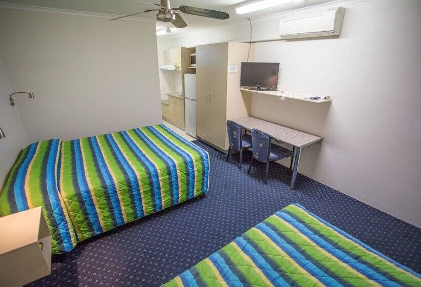 اتاق لوکس, Fourth Avenue Motor Inn