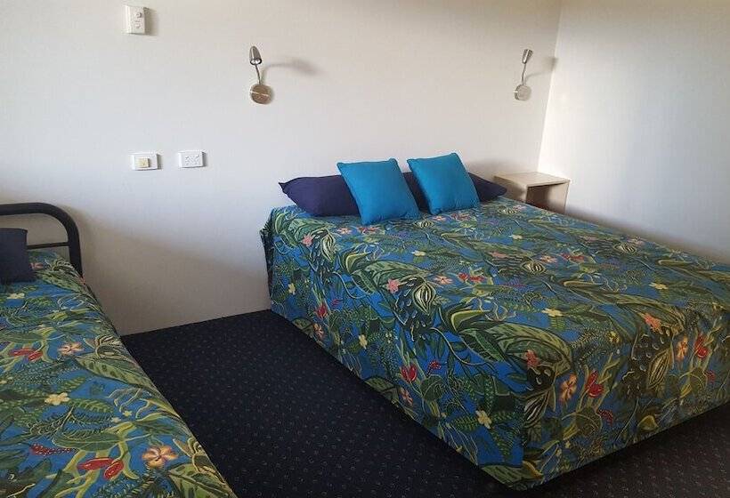 اتاق لوکس, Fourth Avenue Motor Inn