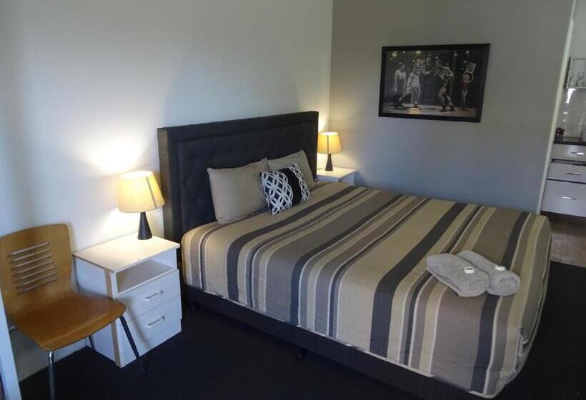 سوئیت با تخت بزرگ, Memphis Motor Inn