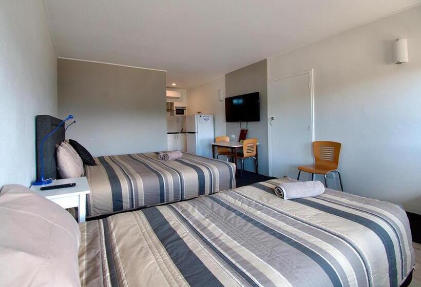 سوئیت با تخت بزرگ, Memphis Motor Inn