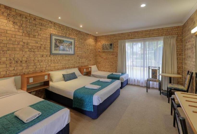 اتاق خانوادگی, Mulga Country Motor Inn