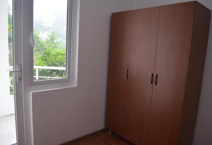 اتاق استاندارد چهار تخته با چشم‌انداز دریا, Akhmed Guest House