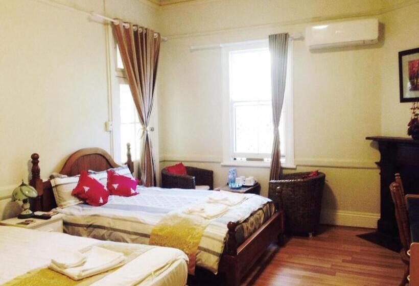 اتاق استاندارد سه نفره, Pure Land Guest House