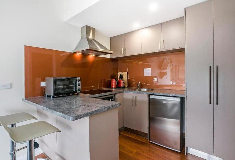 استودیوی سوپریور, Seascape Accommodation