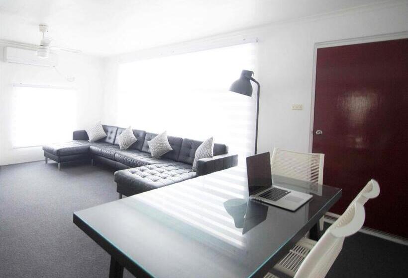 1 Bedroom Penthouse Apartment, Siesta Central Apartments