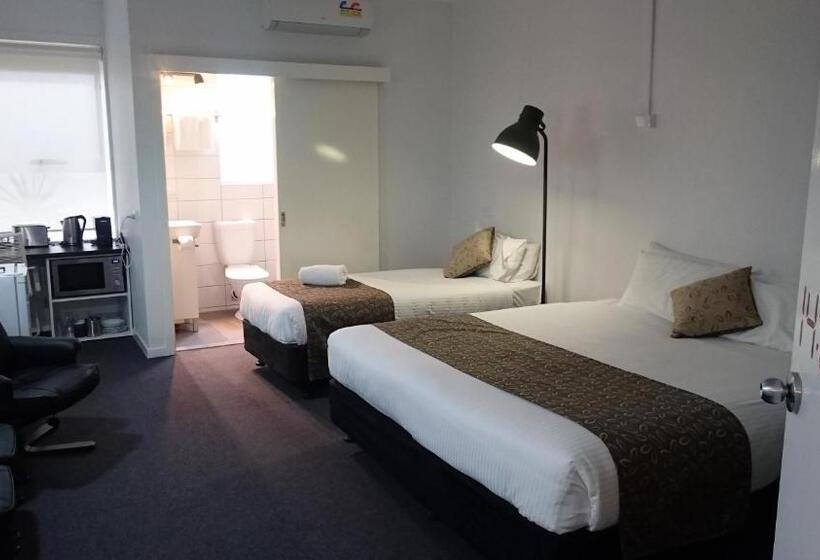 استودیوی استاندارد, Siesta Central Apartments