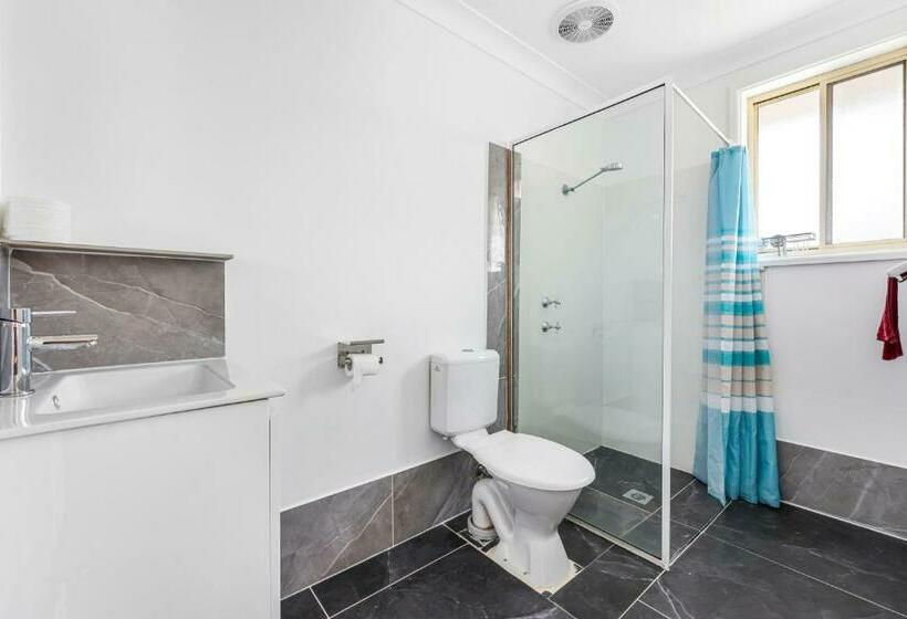 اتاق لوکس, Tamworth Lodge Motel