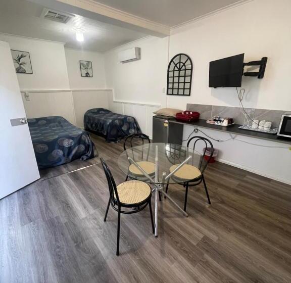 اتاق اکونومی, Tamworth Lodge Motel