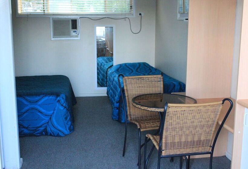 اتاق لوکس, Tamworth Lodge Motel