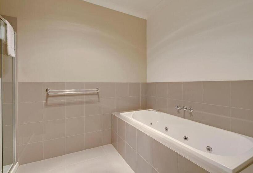 Apartament 3 Dormitoris, Traralgon Serviced Apartments